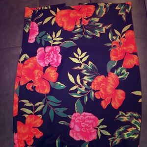 Tropical and bright floral summer skirt - Size 10